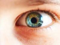 بیماری رنگ چشم