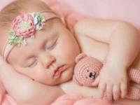 نوزاد سه هفته ای 