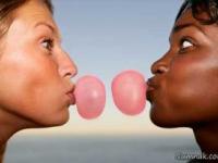 فایده جویدن آدامس