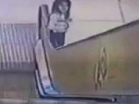 گیرکردن در پله برقی