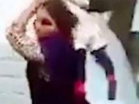 دعوای زن در خیابان