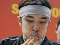 رکوردخوردن کیک