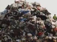 اجرای پیانو روی زباله ها