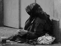 لو رفتن پیرزن گدا