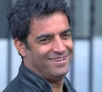 منوچهر هادی