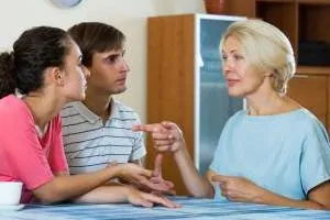 بی احترامی خانواده همسر