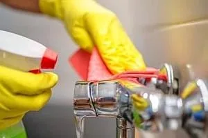 تمیز کردن حمام