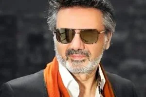 بازگشت معین به ایران