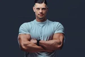 بزرگ شدن عضلات 