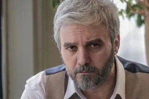 کامبیز دیر باز
