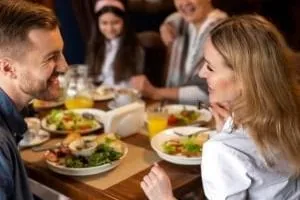 رفتار باکلاس در مهمانی