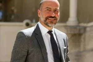 دارا خسروشاهی
