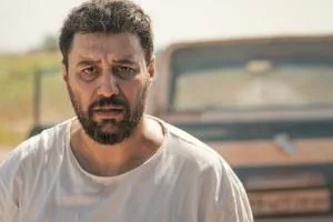 جواد عزتی در سریال وحشی