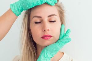 نوراریژن؛ فراتر از زیبایی، جوانسازی صورت و بازسازی واقعی پوست بدون جراحی