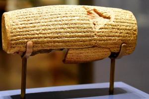 منشور کوروش کبیر