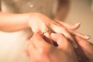 ازدواج با همسن