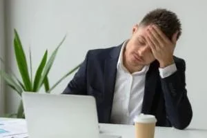نگرش منفی کارکنان