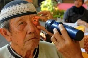 معاینه چشم
