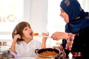  غذا خوردن در مدرسه