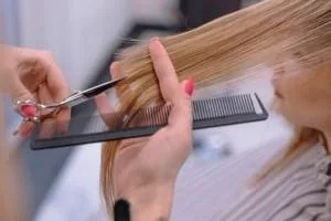 قیچی کردن مو