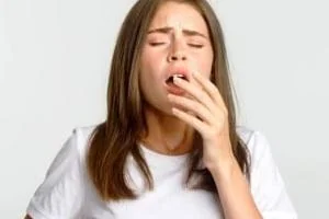 باعث عطسه
