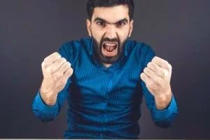 رفتار با مرد پرخاشگر