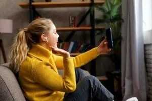 عوارض گوشی برای چشم