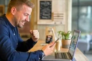 تلفن همراه در محل کار