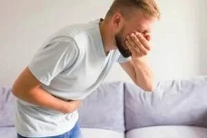 حالت تهوع و نفخ شکم