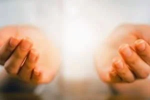 دعای عزیز شدن پیش شوهر