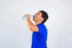 نوشیدن آب