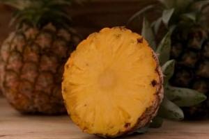 درمان یبوست با آناناس