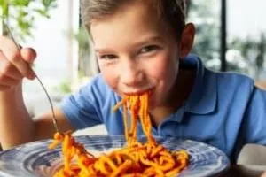 با عجله غذا خوردن