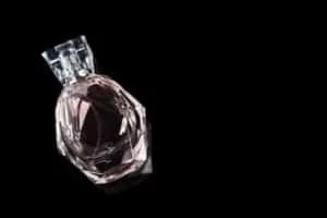 لکه عطر
