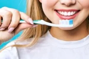 مسواک زدن