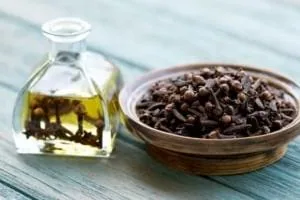 خواص روغن میخک