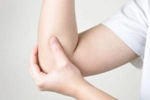 ضربه به آرنج