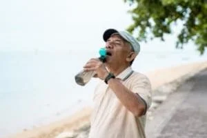 نوشیدن آب