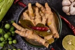 مزایای خوردن پای مرغ