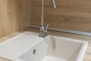 تمیز کردن سینک آشپزخانه