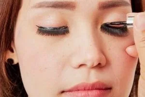 عوارض مژه مصنوعی