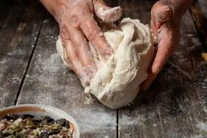 چسبندگی خمیر پیتزا