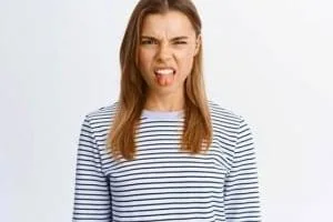 مزه فلز دهان