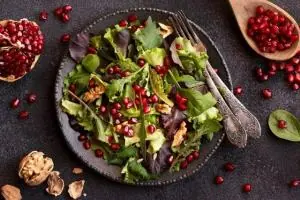 سالاد اسفناج و انار