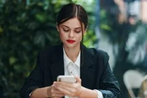 کار با موبایل 