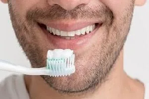 مسواک زدن