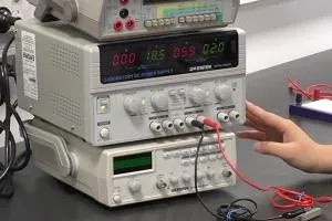 منبع تغذیه آزمایشگاهی