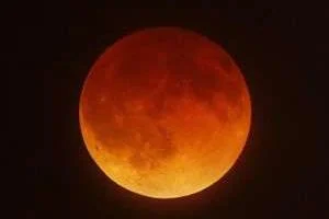 ماه قرمز یا خونین