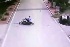 تصادف موتور سوار با ون