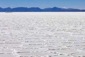 مرد نابینا در صحرای نمک